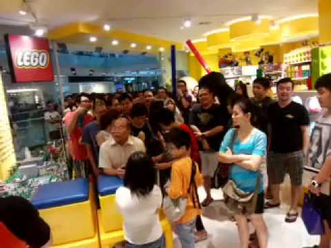 Pada video kali ini saya mau hunting mainan di pasar loak jatinegara atau di sebut juga pasar loak j. 