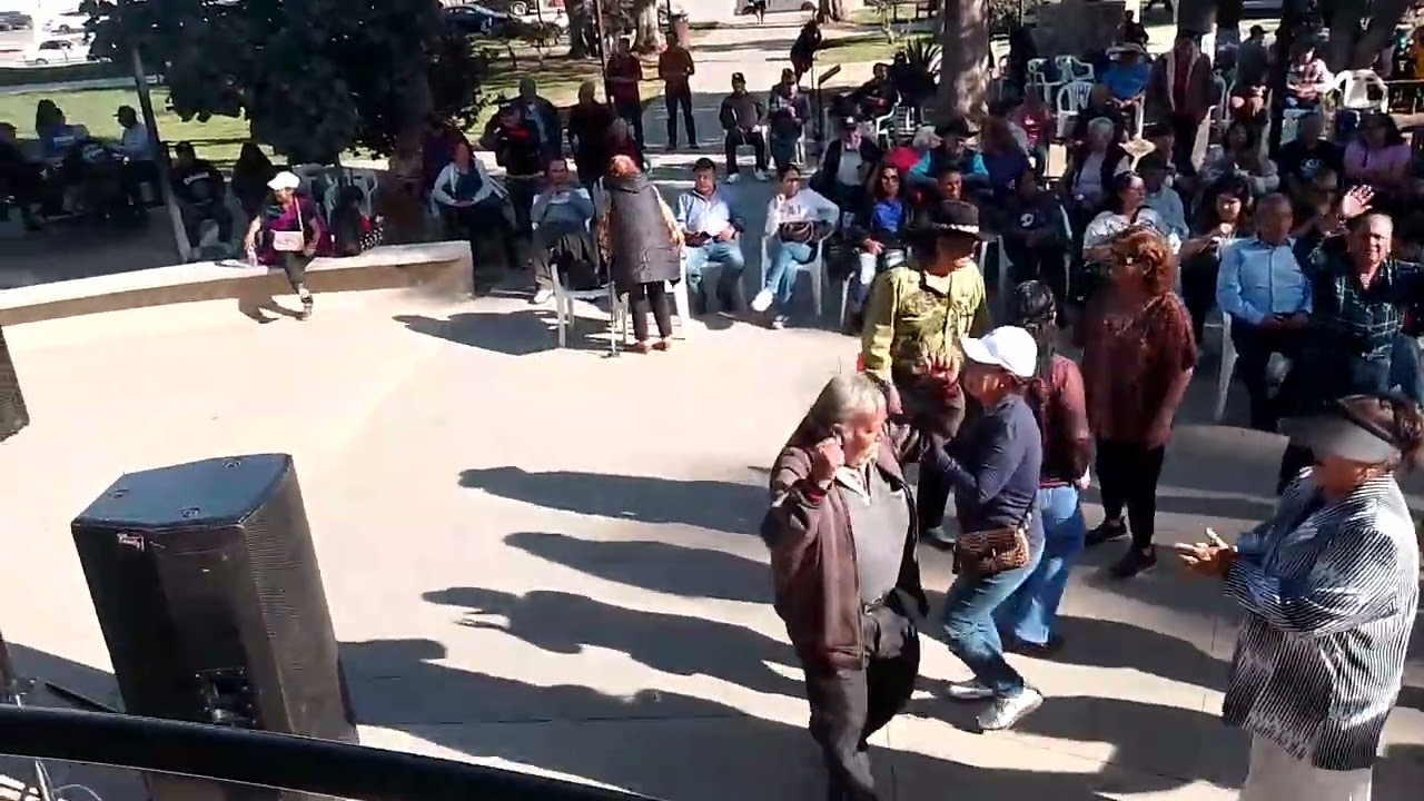 PARQUE REVOLUCIÓN- ASI SE BAILA LA KUMBIA EN LOS DOMINGOS ALEGRES EN FAMILIA.