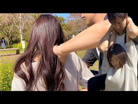 ASMR 肩こり頭痛の女性を桜を見ながらストリートチェアマッサージ
