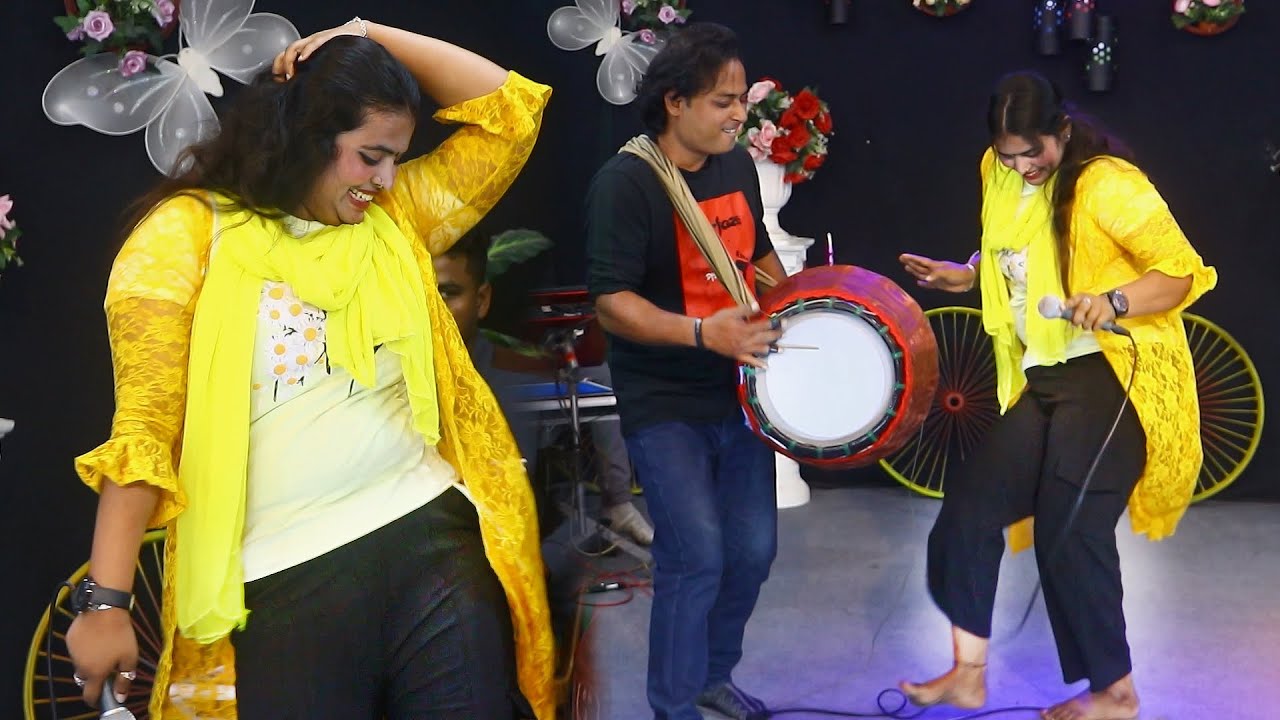 আজ রাতে ভাইরাল গানে ডিজে মেঘলা ।। baul gaan