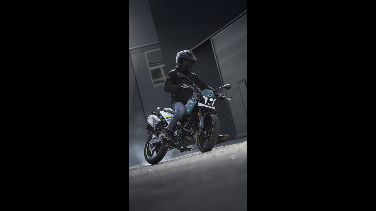 One Bike, two Souls: Benelli BKX 125 & BKX 125 S| 