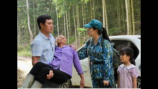 Military Doctor Provides Timely Emergency Aid to an Elderly Woman Who Collapsed on a Remote Road