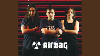 Miniatura de vídeo de "Airbag - Solo aquí"