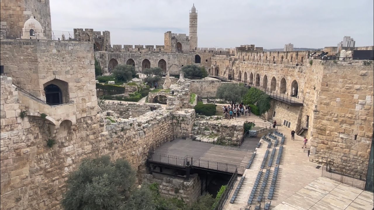 جولة في قلعة القدس التاريخية في فلسطين