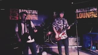 District Edge - Blitzkreig Bop (Live)