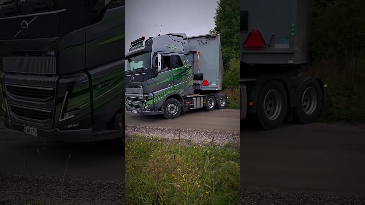 Ketjupurkupuolikas pakko-ohjauksella. Chain conveyor semitrailer with steerable axles.