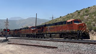 Double Crossed At Lower Sworthout Canyon. BNSF Manifest @ BNSF Multimodal Trains Back To Back! 4KHDR
