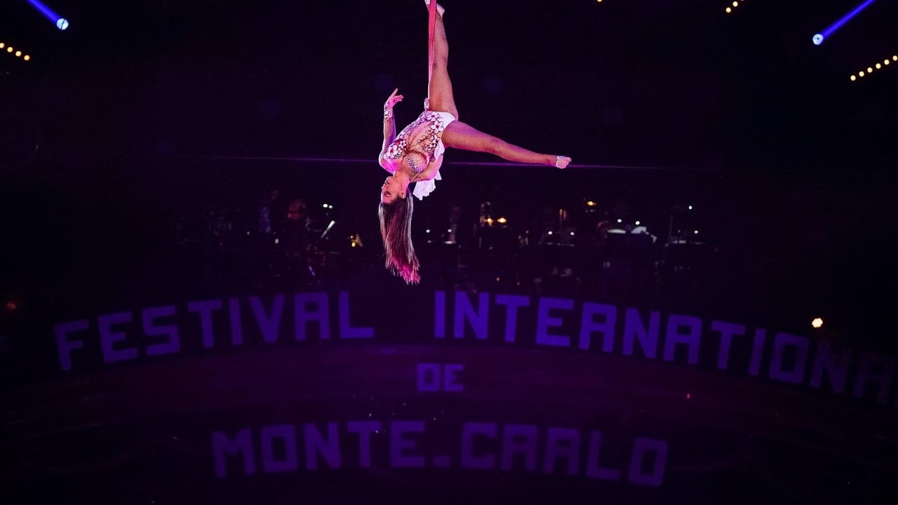 Kimberly Zavatta Aerial Straps 45° Festival International du Cirque de Monte Carlo (2023)