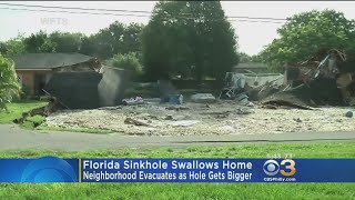 Sinkhole Swallows 2 Homes In Florida