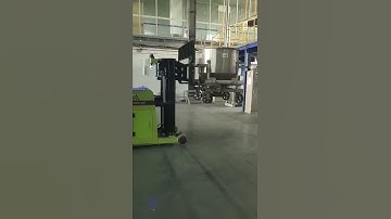 Which is more stable, a manned vehicle or an AGV? #factoryproducts