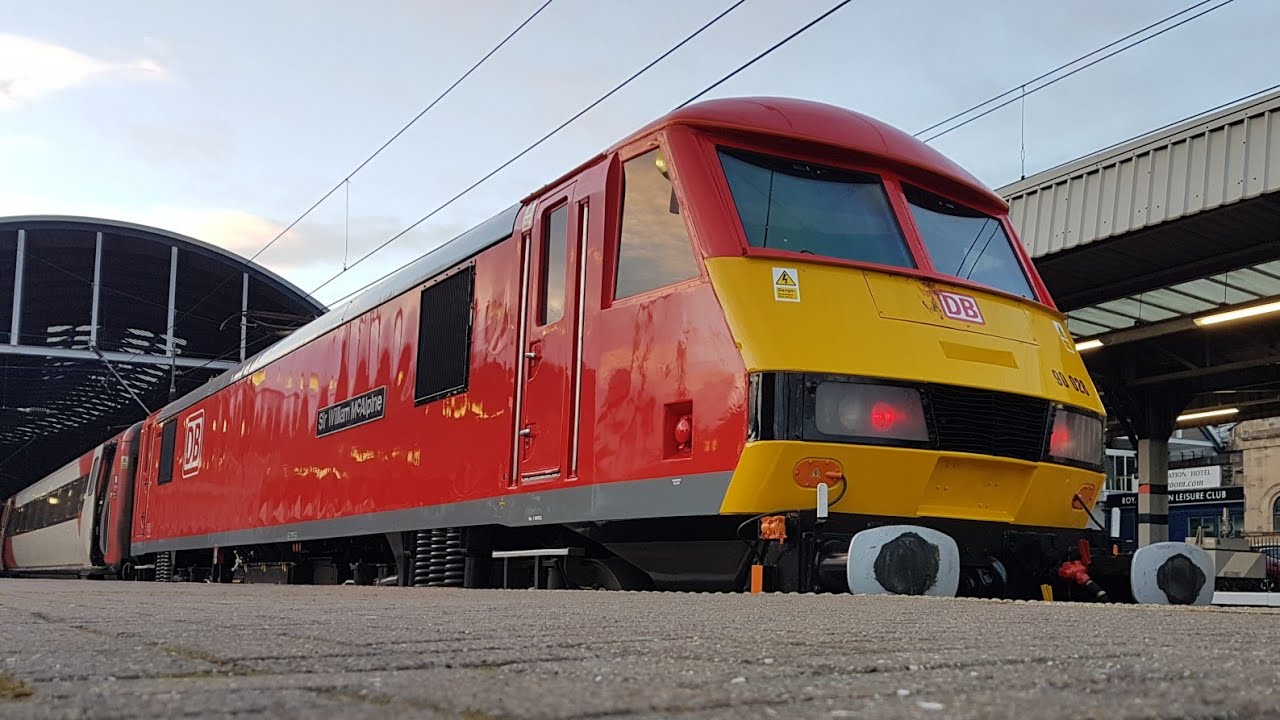 *Repainted and Renamed* London North Eastern Railway: Class 90028 'Sir William McAlpine' To Durham