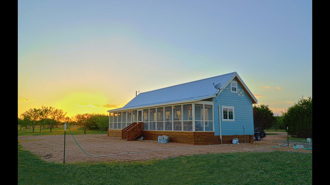 Коттедж «Канга» площадью 16x52 (832 кв. фута) с потрясающей верандой!