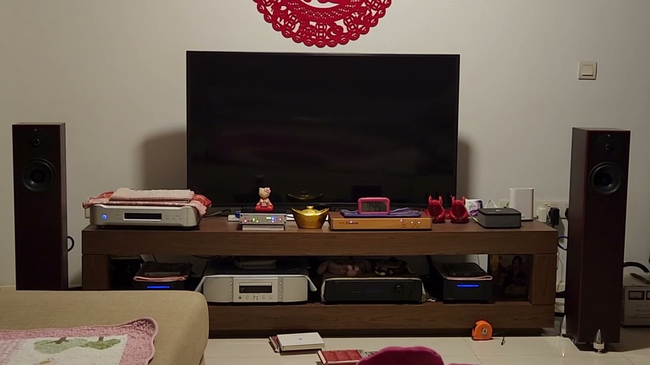 Totem Hawk (Better Be Home Soon, Andrea Zonn) 