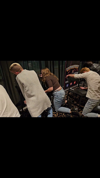 Mating season under hypnosis 😂😵‍💫🙈 #hypnotism #hypnotist #hypnotised #comedy #stagehypnosis