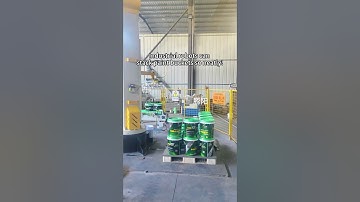 Industrial robots can stack paint buckets so neatly! #roboticpalletizer #automobile #palletizer