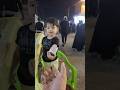 طفل جميل خدام زوار الحسين عليه السلام في طريق كربلا مقدسه  اكسبلور يافاطمه لايك متابعه
