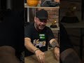 É um queredo derrubar o outro - Yayá
