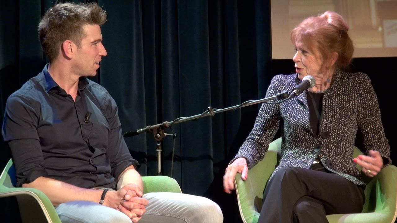 BBC ontvangt Sonja Barend - 'Je ziet mij nooit meer terug' - YouTube