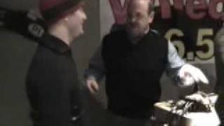 IRREFUTABLE proof that Ryan Seacrest is gay - March 2009