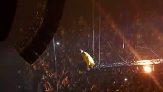 twenty-one-pilots-pet-cheetah-in-concert-la-ca-bandito-tour-11-10-2018-the-forum