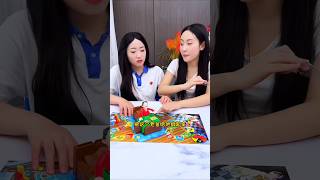 बहन ने टॉय को �...