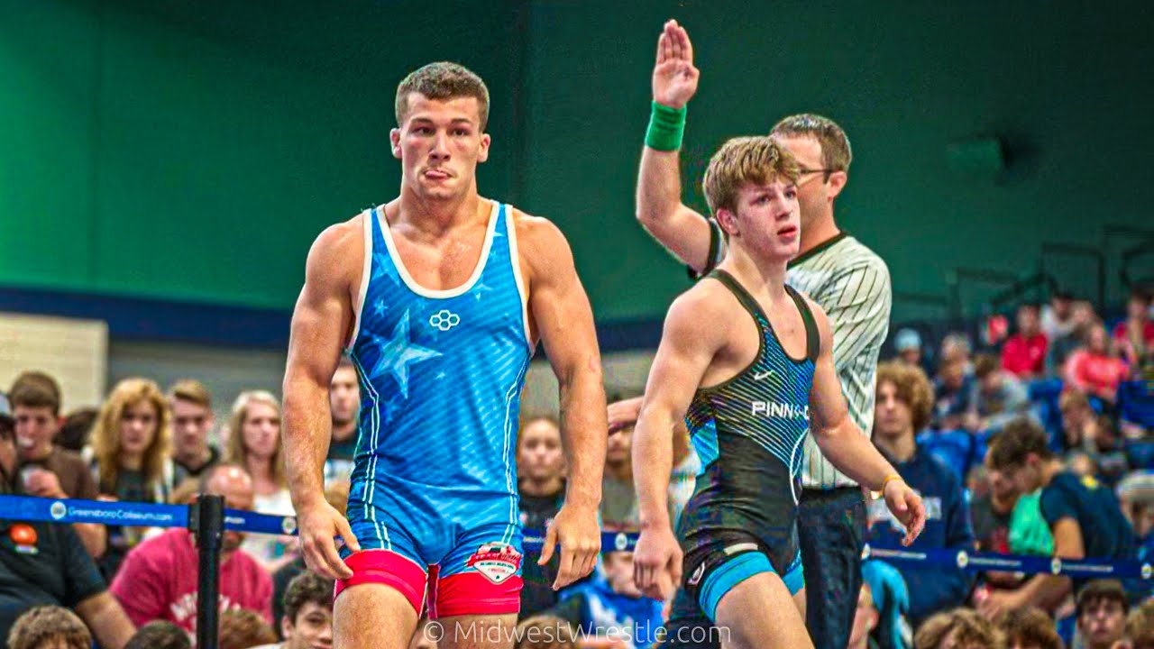 132 – Nic Bouzakis {G} of Pennsylvania vs. Koy Buesgens {R} of Minnesota