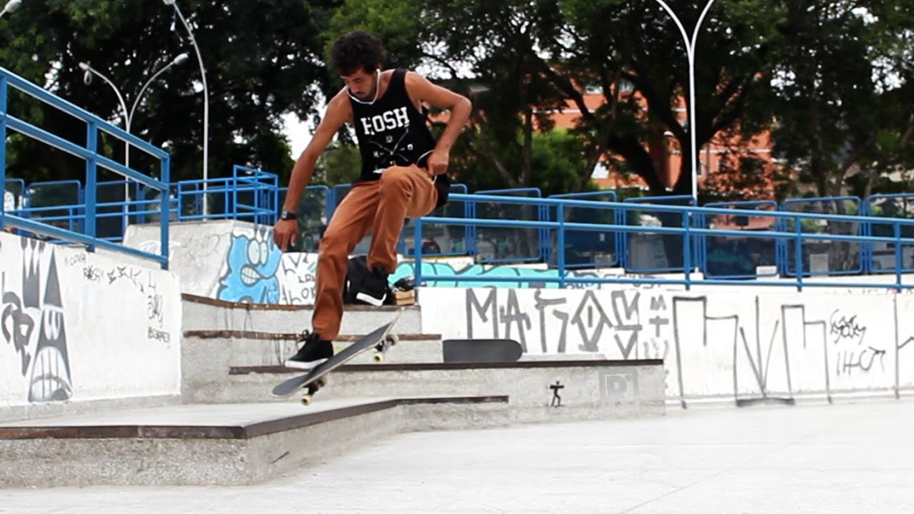 Como Manda? - 360 Flip Noseslide (Kick Nose) - Guilherme Godoy