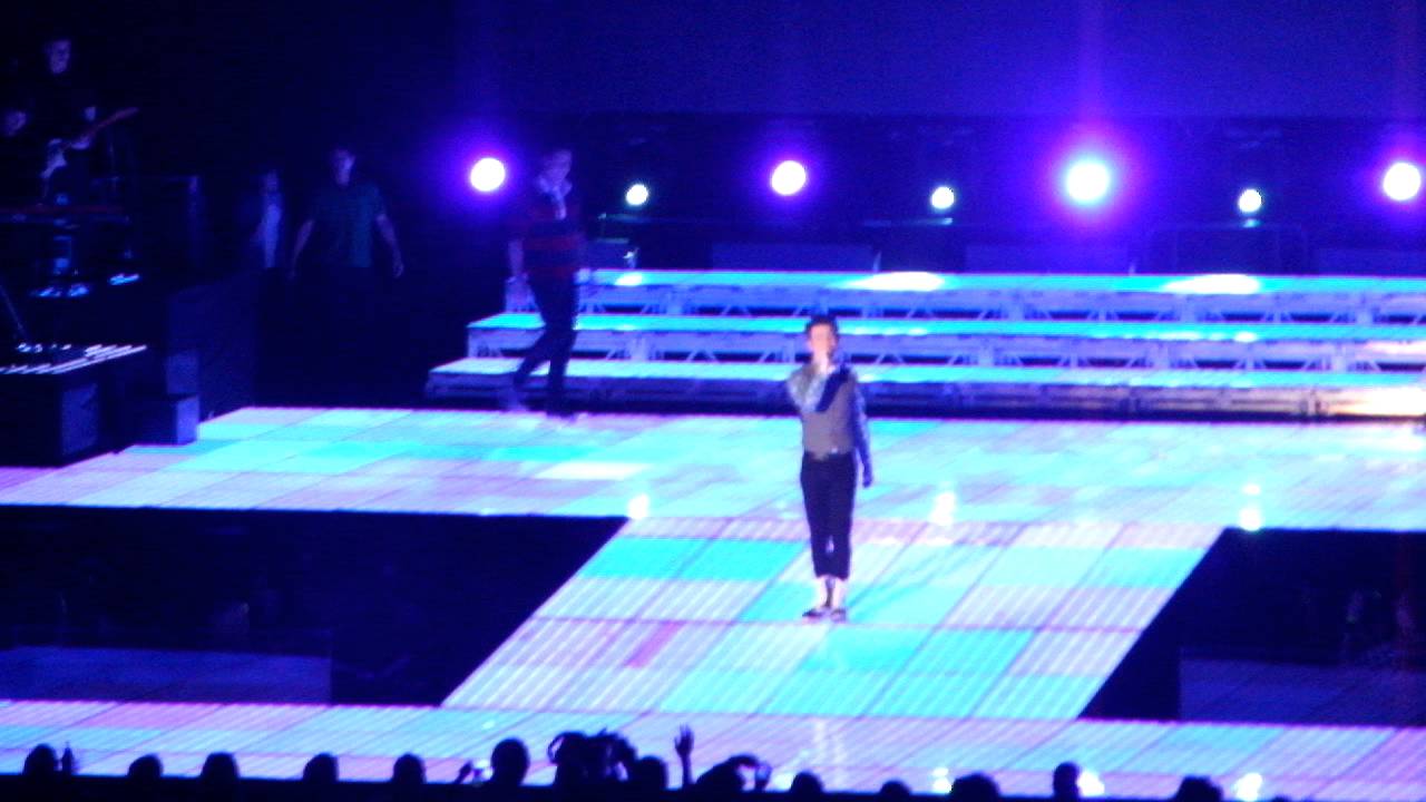 Glee Live - I Wanna Hold Your Hand - Chris Colfer/ Kurt Hummel - 23rd June '11