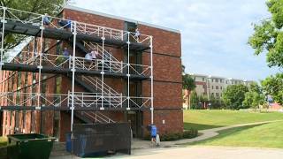 Drake University students moving back in ahead of school year