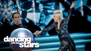 Jurylid Joanna en haar man Michael openen spectaculair de halve finale | Dancing With The Stars