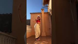 Nadia Crea Un Trend Con Esta Canción