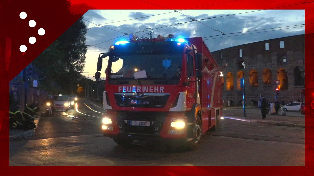 Mezzi attuali e storici dei vigili del fuoco: corteo per le strade di Roma