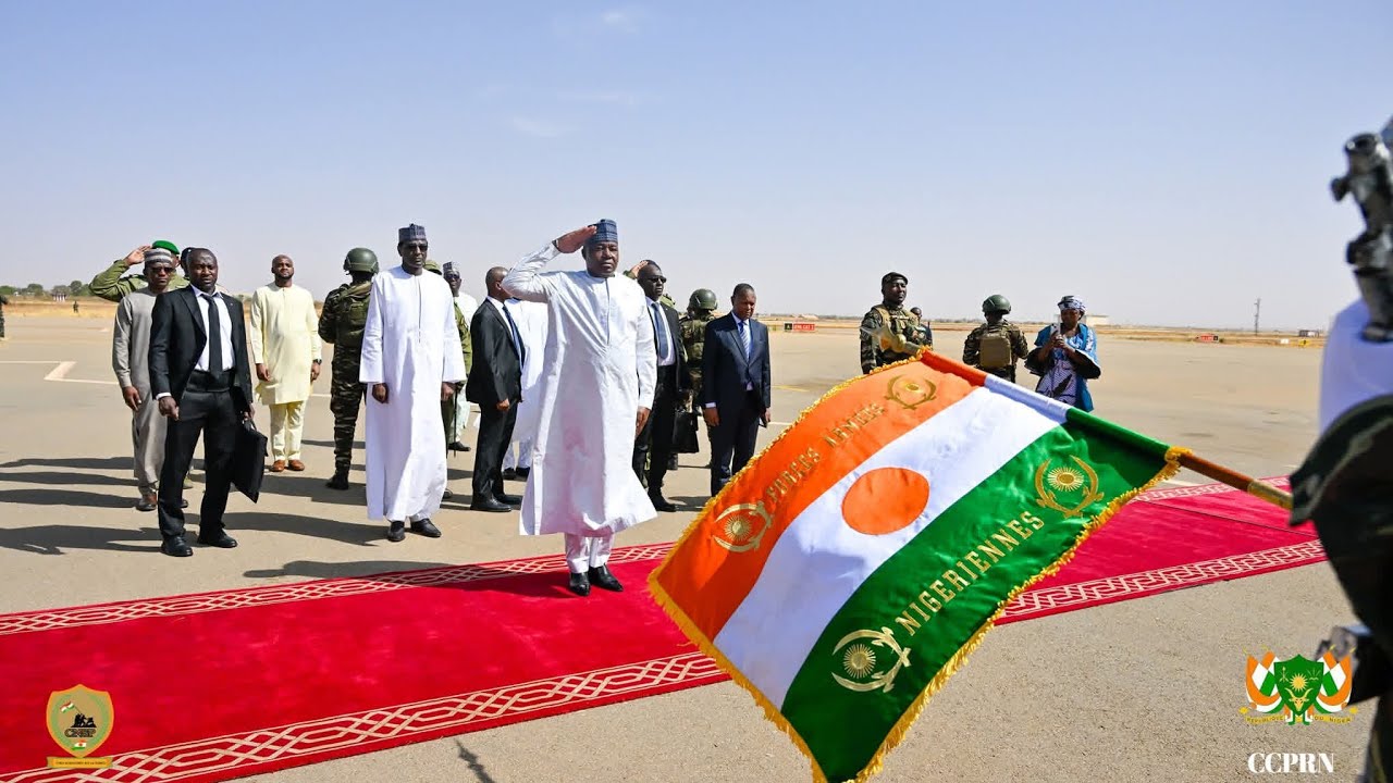 Le Chef de l’État en visite de travail et d’amitié à Alger