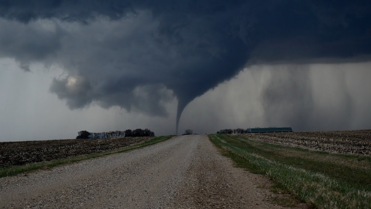 Storm Chasing in Southern Minnesota with an EF1 Tornado! - YouTube