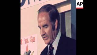 SYND 6-11-72 SENATOR GEORGE MCGOVERN AND VICE PRESIDENTIAL NOMINEE, SARGENT SHRIVER CAMPAIGNING