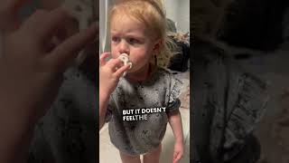 Download Lagu Mom Helps Toddler Let Go of the Pacifier 🥹 MP3