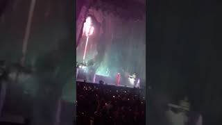 Robyn - Dancing On My Own (Honey World Tour - MSG, NYC - Crowd sings acapella. Epic!)