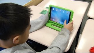 More schools move from textbooks to digital courses