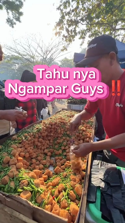 Unik jualnya langsung diampar ‼️ tahu sumedang legend! #tahusumedang #kulinerjadul #shorts