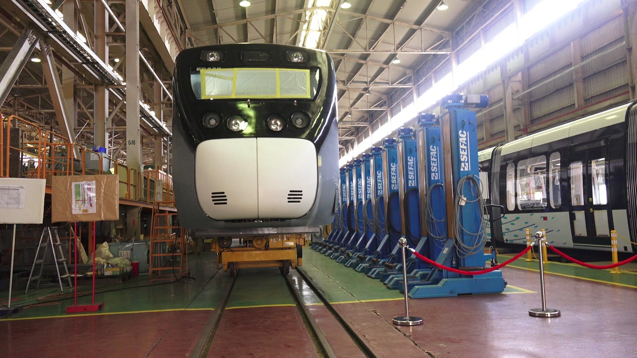 台灣車輛台鐵新購48輛空調通勤電車組emu800列車 Youtube