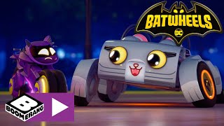 Ecco Lauto Di Catwoman Kitty Batwheels Boomerang Italia