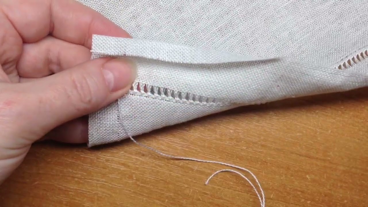 Підгин сорочки мережкою та змережування деталей. Лютий 2026 року.