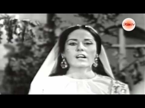 سعاد هاشم تحت هودجها