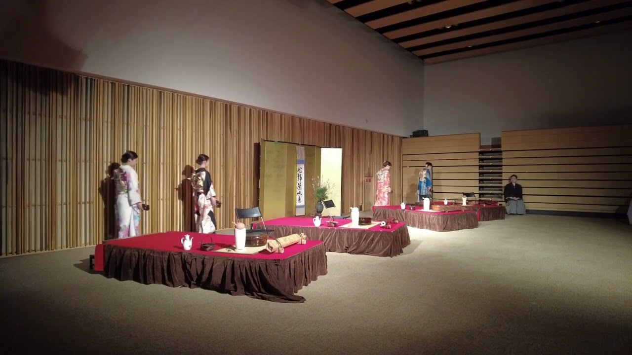 煎茶会風景、小笠原流煎茶道の春の茶会で4人同時点前のようすです