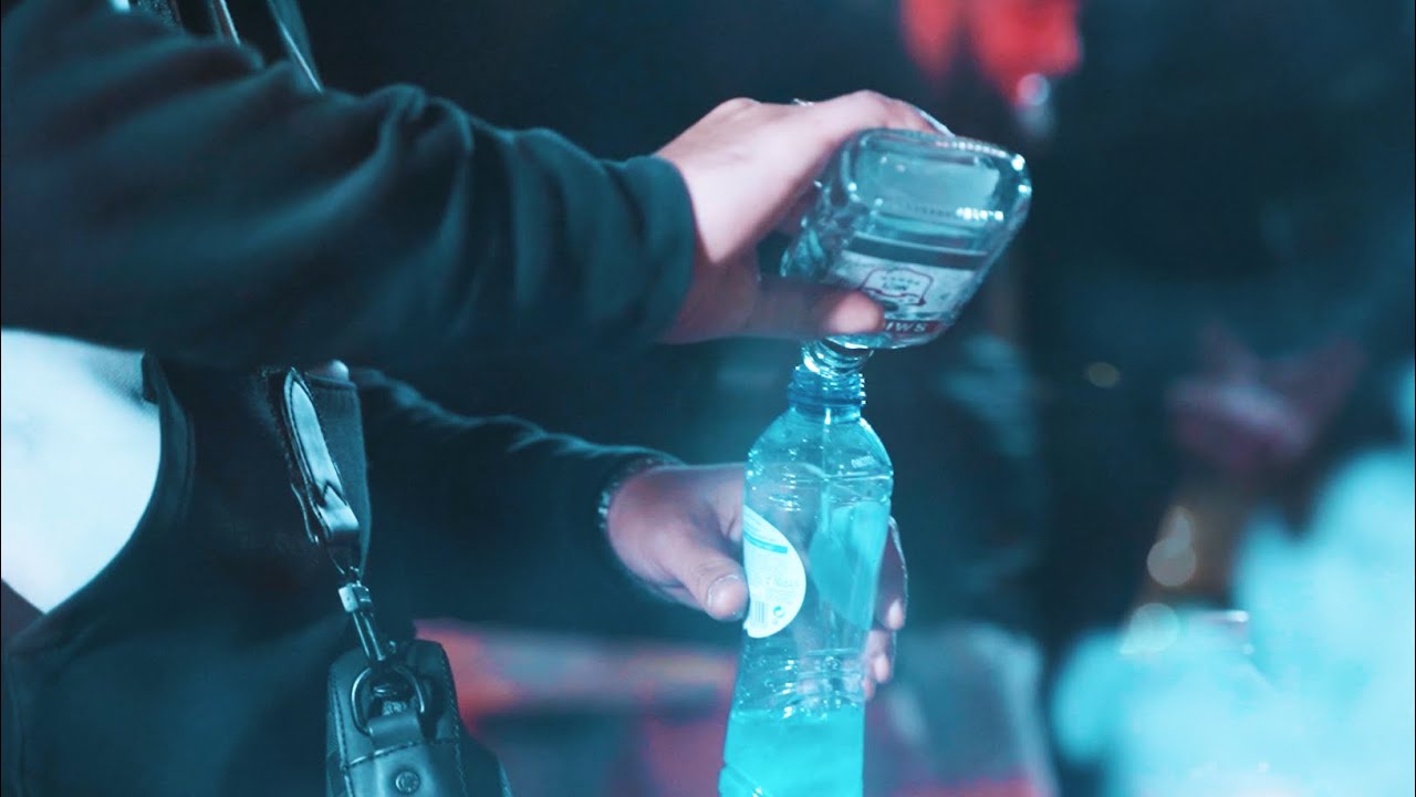 Guarda Dayaz - Teuteu (Clip Officiel) Prod. Bustar Prod su YouTube Guarda Dayaz - Teuteu (Clip Officiel) Prod. Bustar Prod su YouTube
