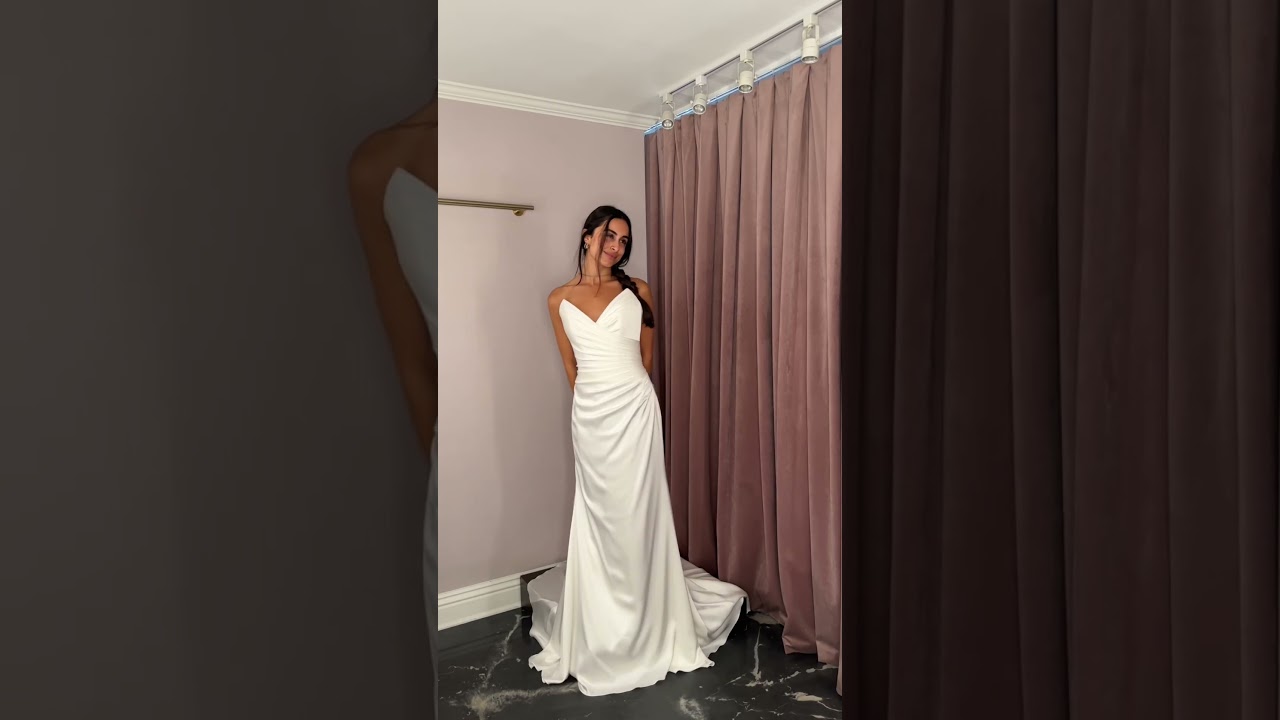 ‘Saffron’ by Suzanne Neville🕯️ 