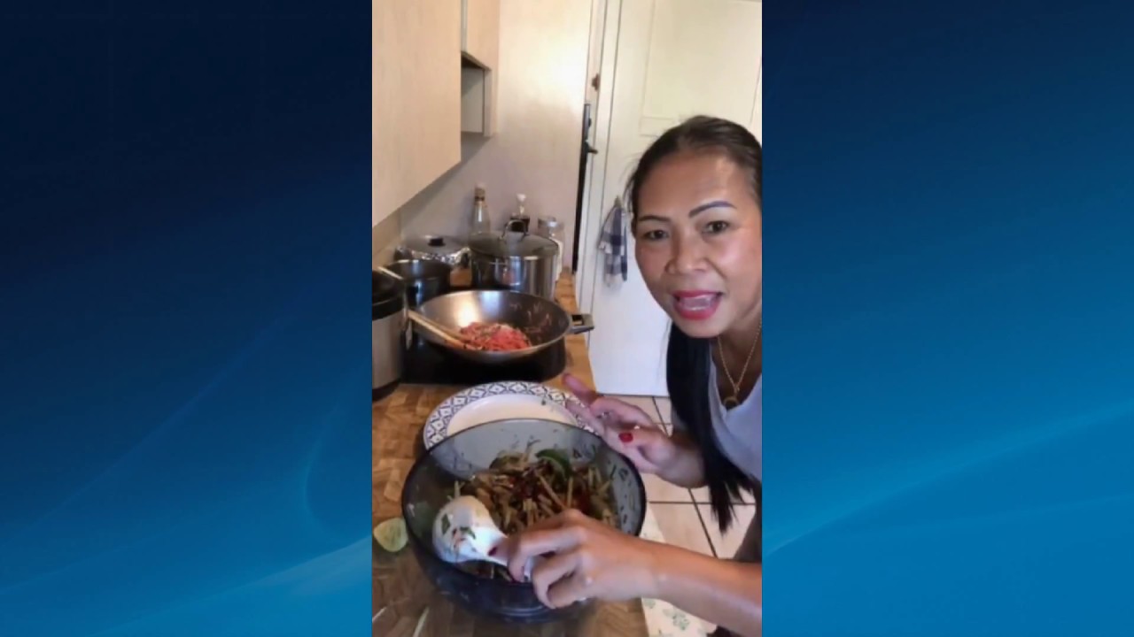 ยําปูม้า Yummy Thai Crab Meal by Kalasingirl - YouTube