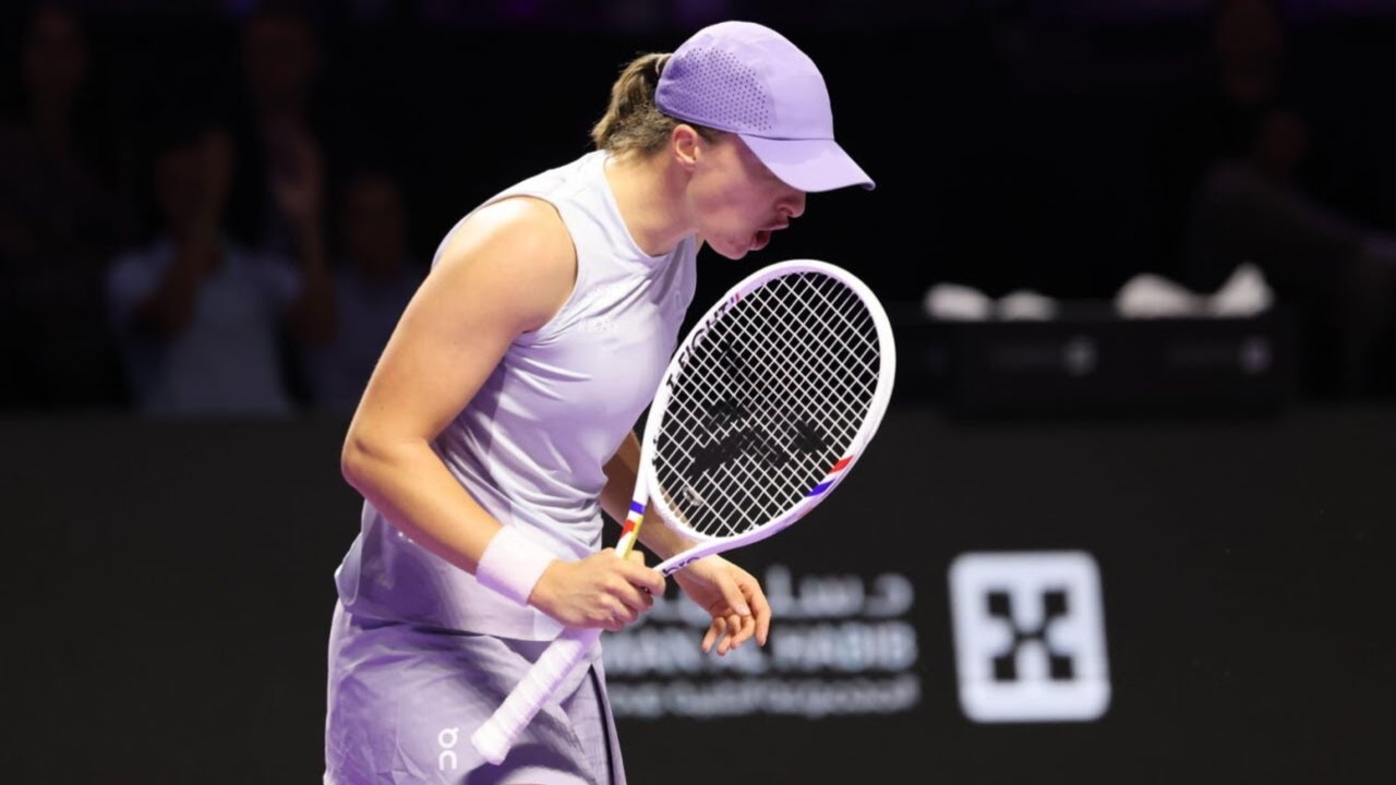 Ига Святек выступила после тяжелого падения на Итоговом турнире WTA