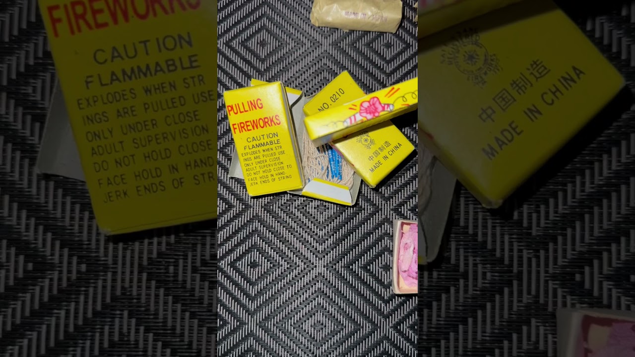 Vintage Hand Held Firecrackers (pull-string) 1960s-1990 VINTAGE FIREWORKS QUICKIE 🧨🧨🧨