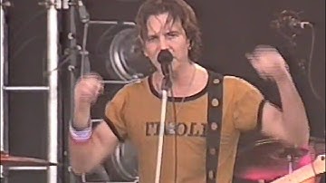 Pearl Jam - Leaving Here (Pinkpop 2000)